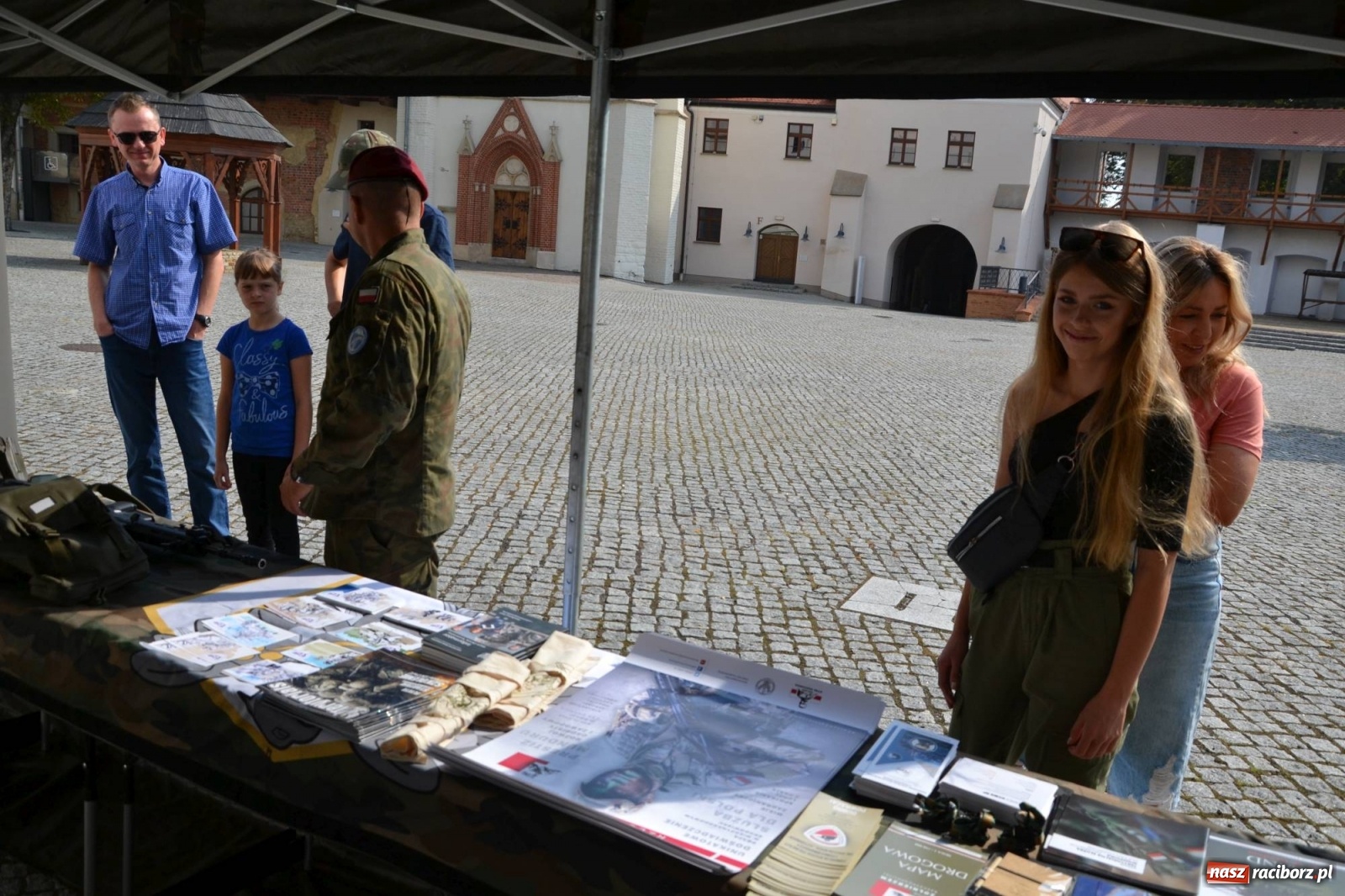 Zdjęcie w galerii na portalu naszraciborz.pl: Zostań Żołnierzem Rzeczypospolitej. Kampania na zamku  wiadomości z regionu
