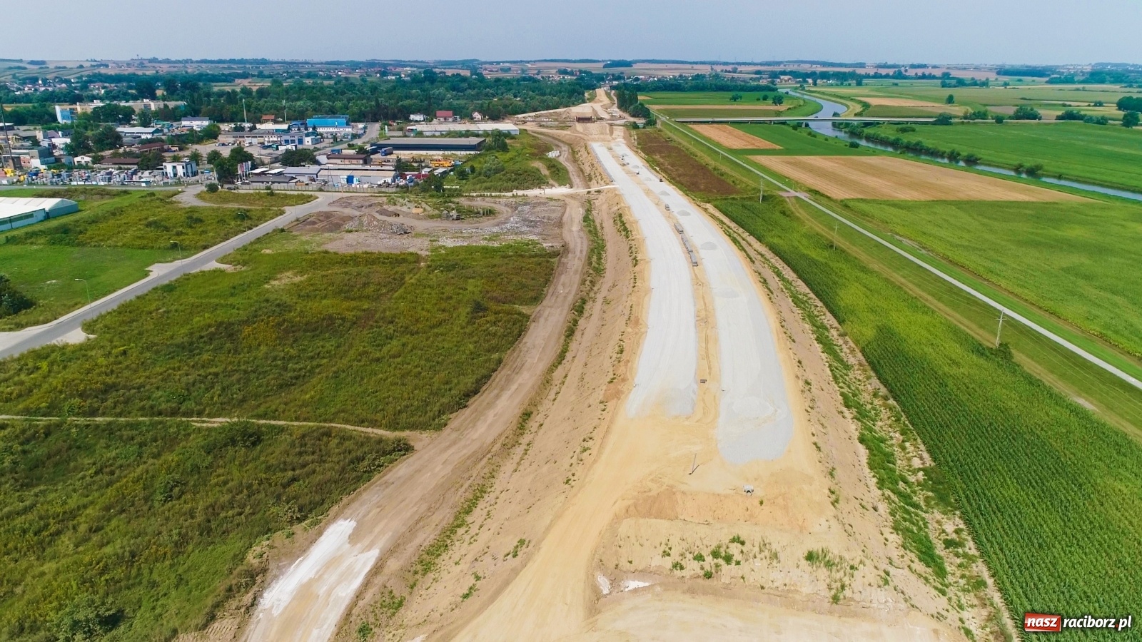 Zdjęcie w galerii na portalu naszraciborz.pl: Raport z budowy wschodniej obwodnicy. Prace postępują zgodnie z planem [15.08.2020]  wiadomości z regionu