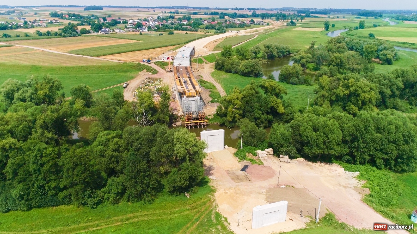 Zdjęcie w galerii na portalu naszraciborz.pl: Raport z budowy wschodniej obwodnicy. Prace postępują zgodnie z planem [15.08.2020]  wiadomości z regionu