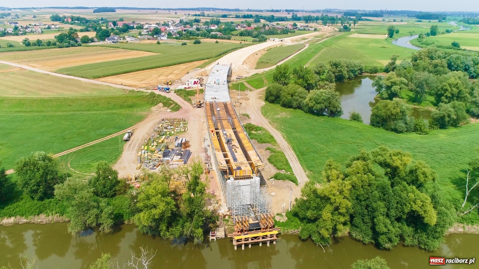 Zdjęcie w galerii na portalu naszraciborz.pl: Raport z budowy wschodniej obwodnicy. Prace postępują zgodnie z planem [15.08.2020]  wiadomości z regionu