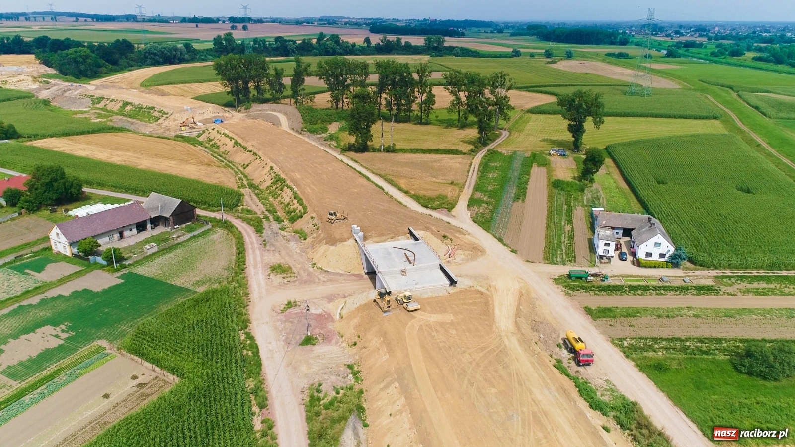 Zdjęcie w galerii na portalu naszraciborz.pl: Raport z budowy wschodniej obwodnicy. Prace postępują zgodnie z planem [15.08.2020]  wiadomości z regionu
