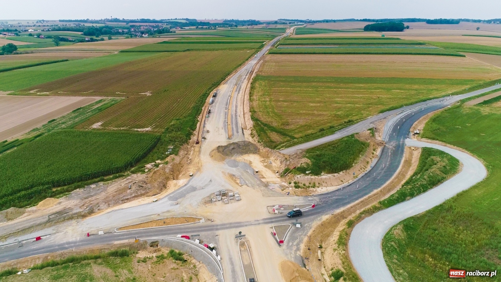 Zdjęcie w galerii na portalu naszraciborz.pl: Raport z budowy wschodniej obwodnicy. Prace postępują zgodnie z planem [15.08.2020]  wiadomości z regionu