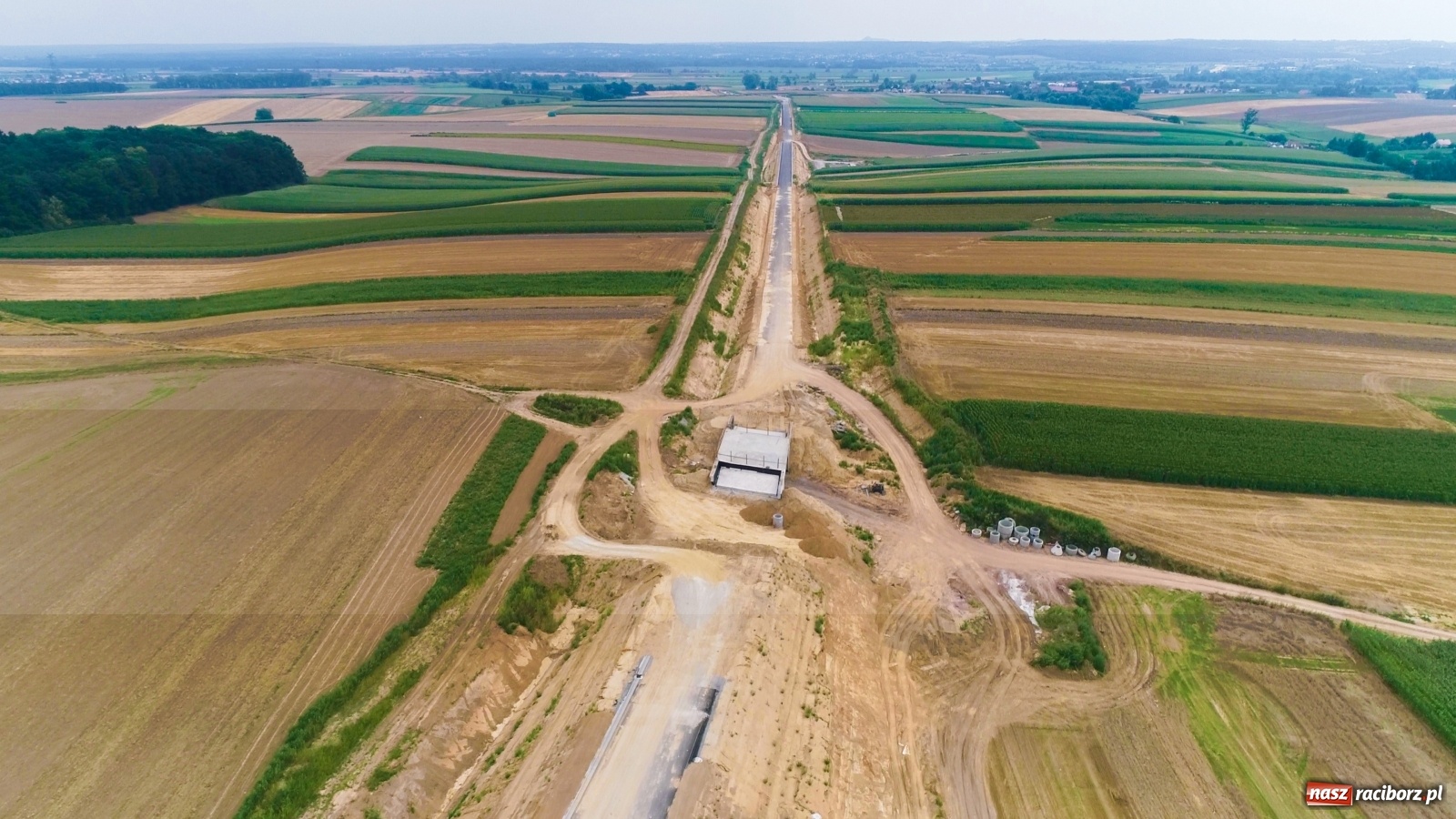 Zdjęcie w galerii na portalu naszraciborz.pl: Raport z budowy wschodniej obwodnicy. Prace postępują zgodnie z planem [15.08.2020]  wiadomości z regionu