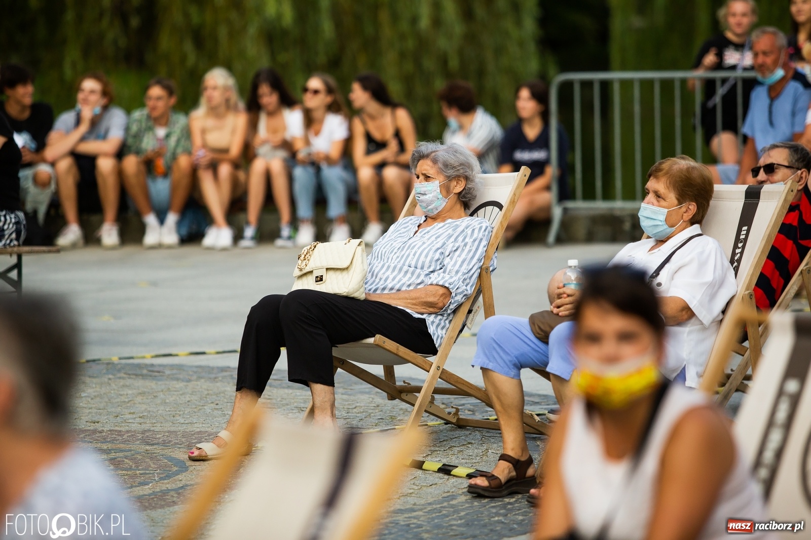 Zdjęcie w galerii na portalu naszraciborz.pl: Debiutancki koncert Janka Górki w parku Roth wiadomości z regionu