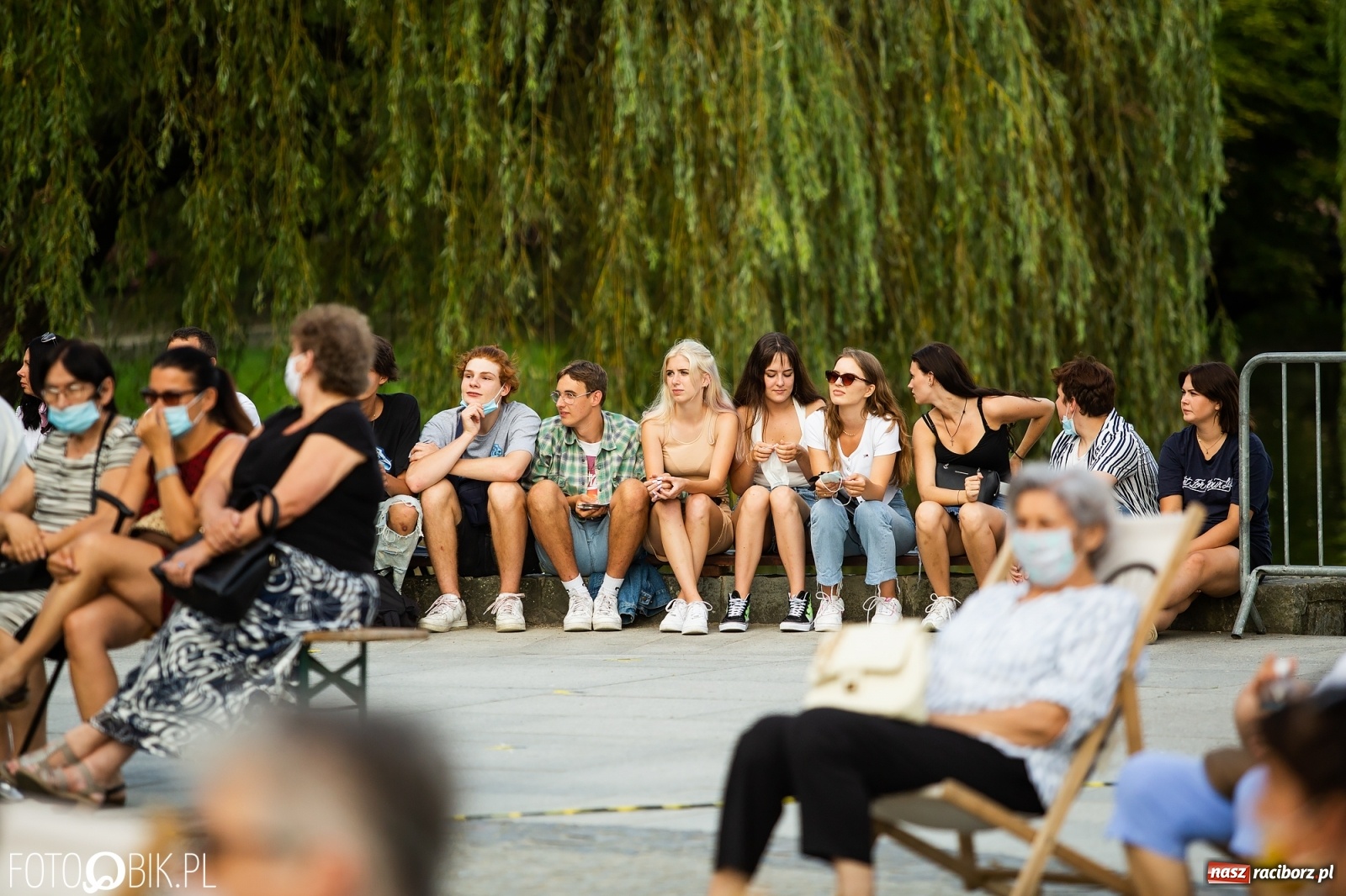 Zdjęcie w galerii na portalu naszraciborz.pl: Debiutancki koncert Janka Górki w parku Roth wiadomości z regionu
