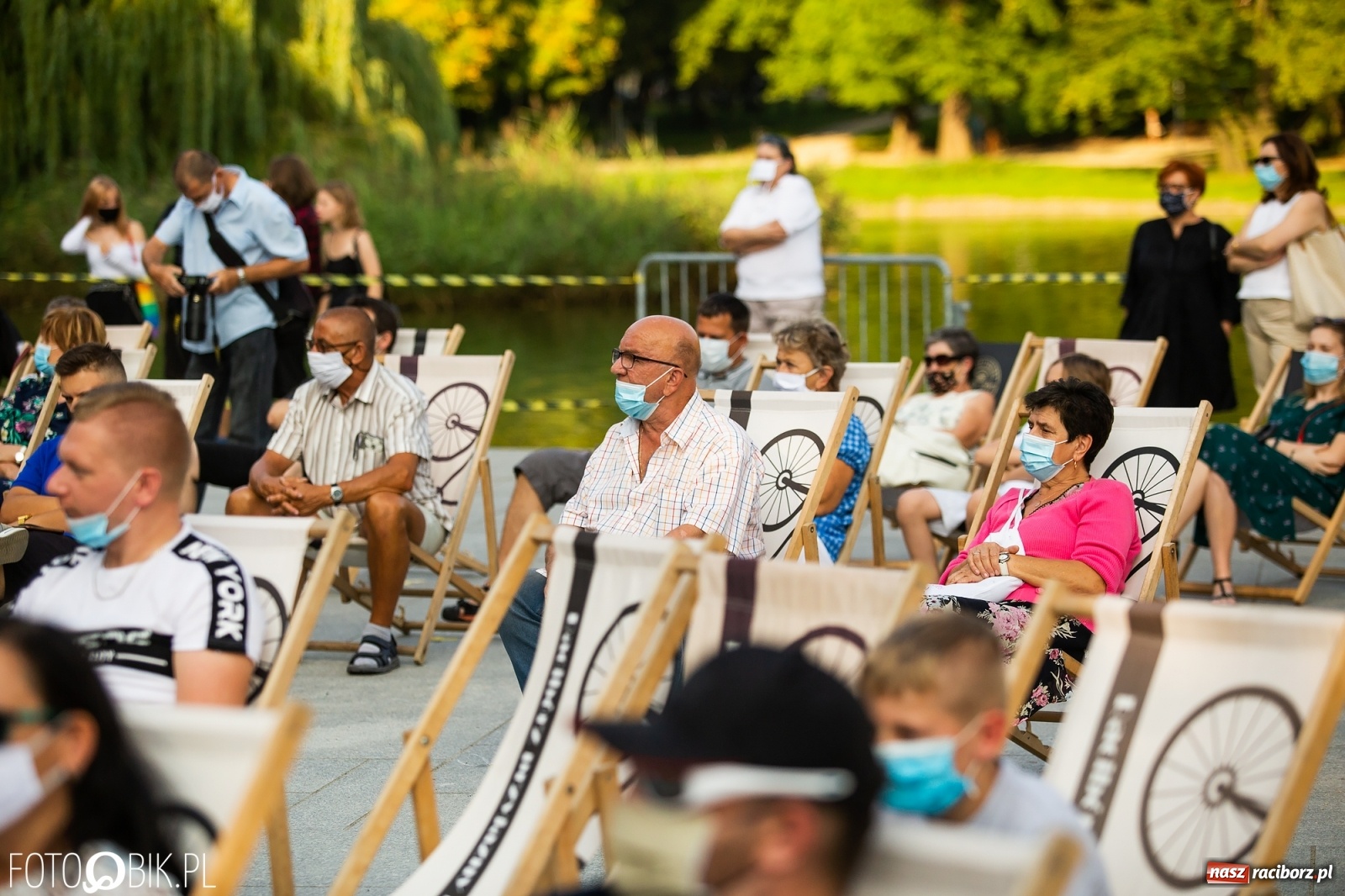 Zdjęcie w galerii na portalu naszraciborz.pl: Debiutancki koncert Janka Górki w parku Roth wiadomości z regionu