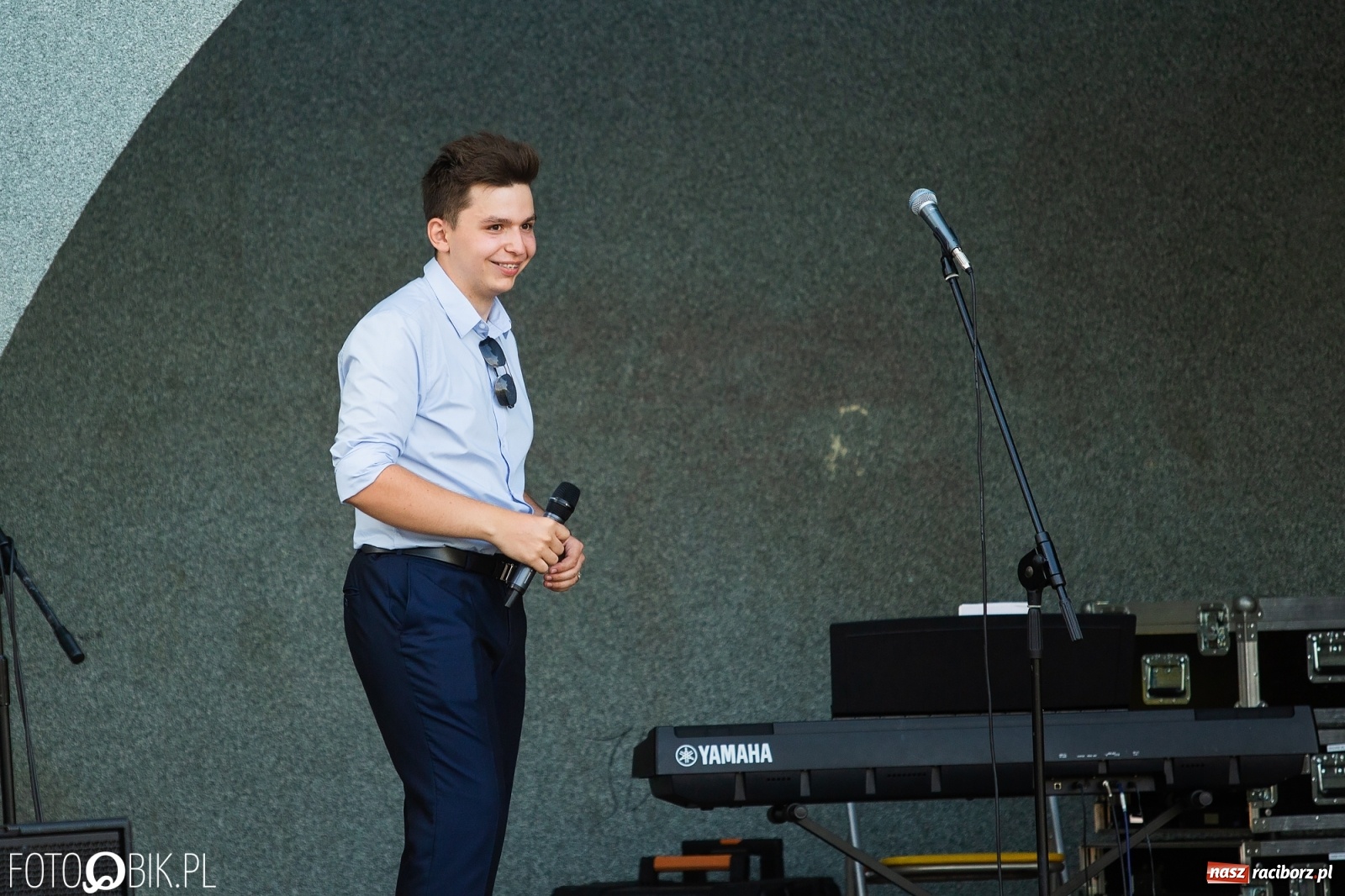 Zdjęcie w galerii na portalu naszraciborz.pl: Debiutancki koncert Janka Górki w parku Roth wiadomości z regionu