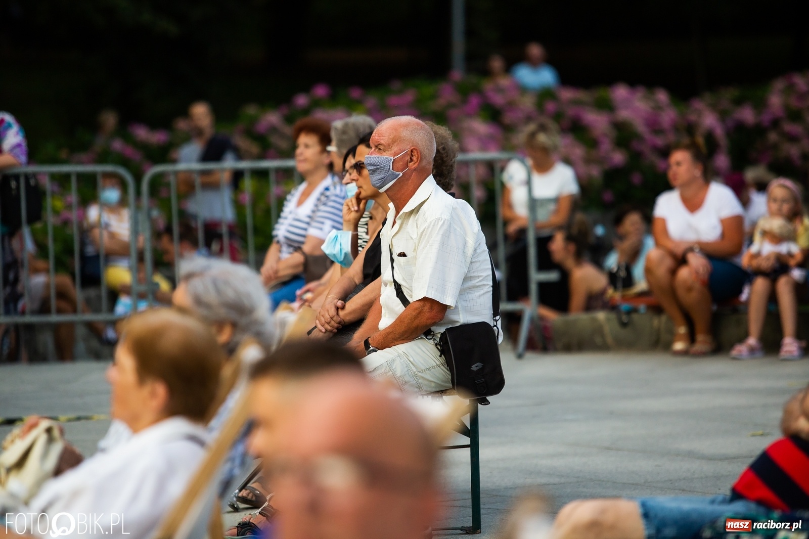 Zdjęcie w galerii na portalu naszraciborz.pl: Debiutancki koncert Janka Górki w parku Roth wiadomości z regionu