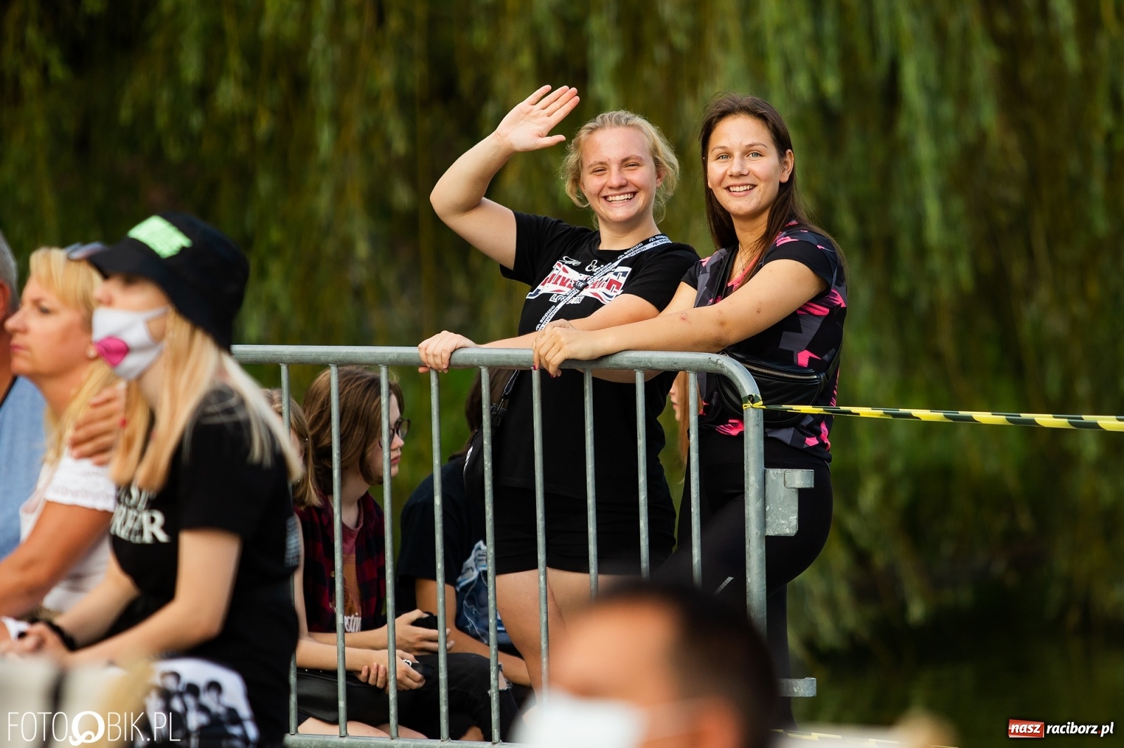 Zdjęcie w galerii na portalu naszraciborz.pl: Debiutancki koncert Janka Górki w parku Roth wiadomości z regionu