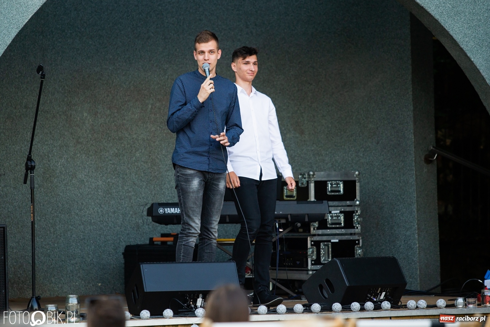 Zdjęcie w galerii na portalu naszraciborz.pl: Debiutancki koncert Janka Górki w parku Roth wiadomości z regionu