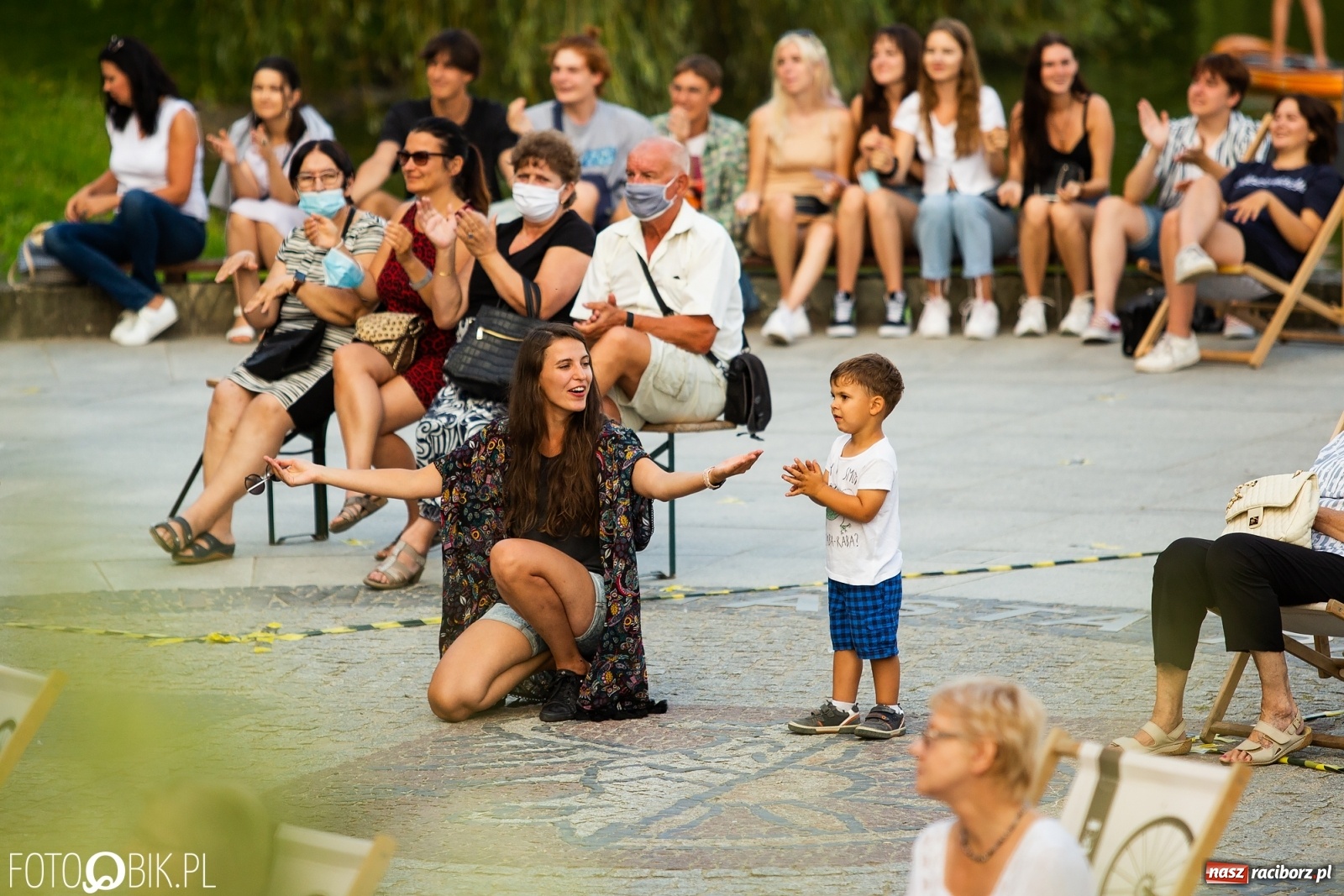 Zdjęcie w galerii na portalu naszraciborz.pl: Debiutancki koncert Janka Górki w parku Roth wiadomości z regionu