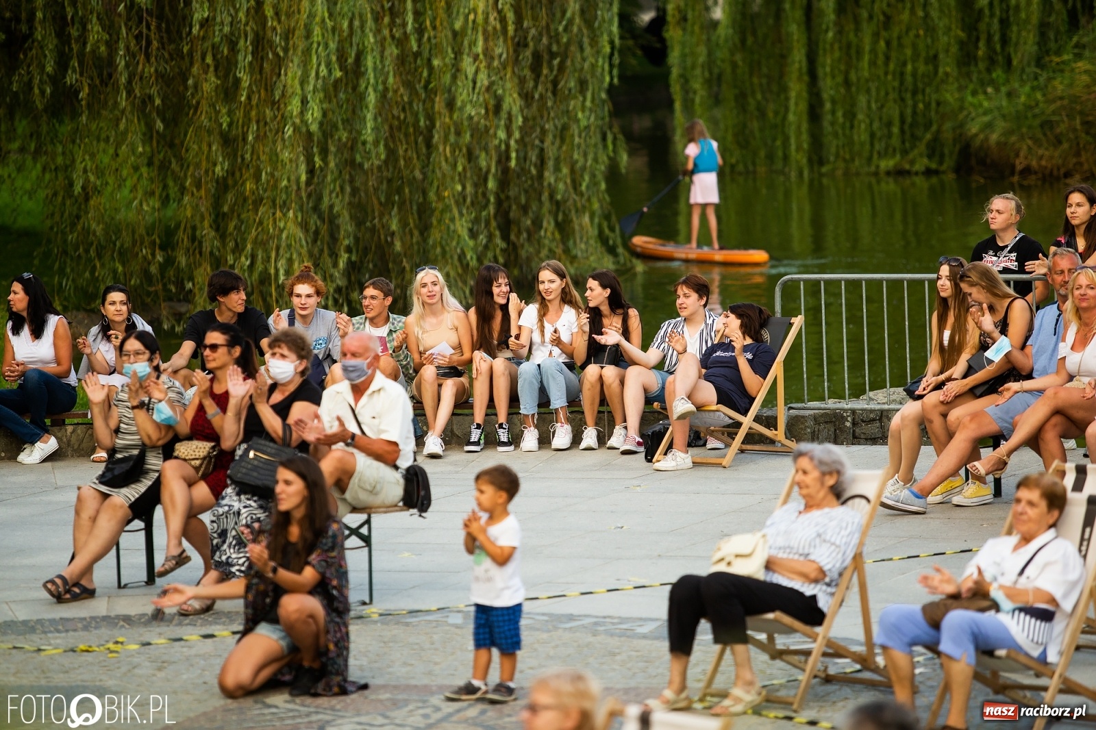 Zdjęcie w galerii na portalu naszraciborz.pl: Debiutancki koncert Janka Górki w parku Roth wiadomości z regionu