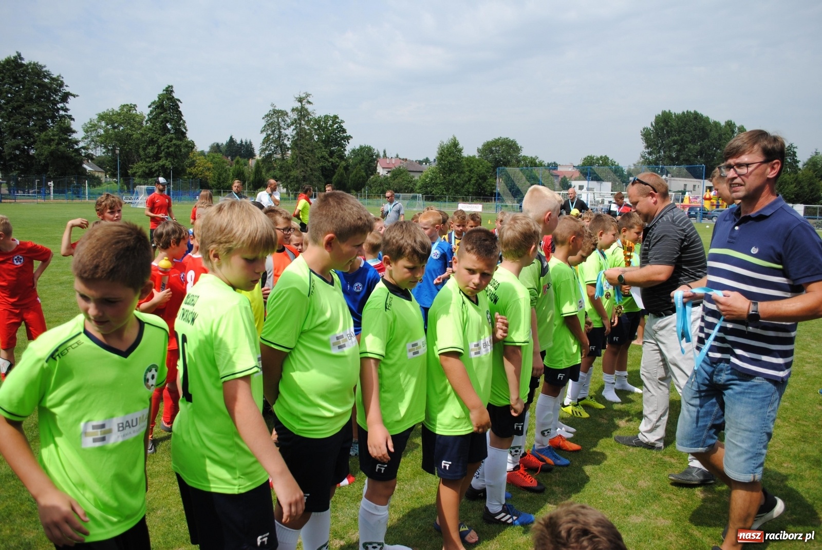 Zdjęcie w galerii na portalu naszraciborz.pl: Orliki LKS Tworków na podium turnieju w Czechach wiadomości z regionu