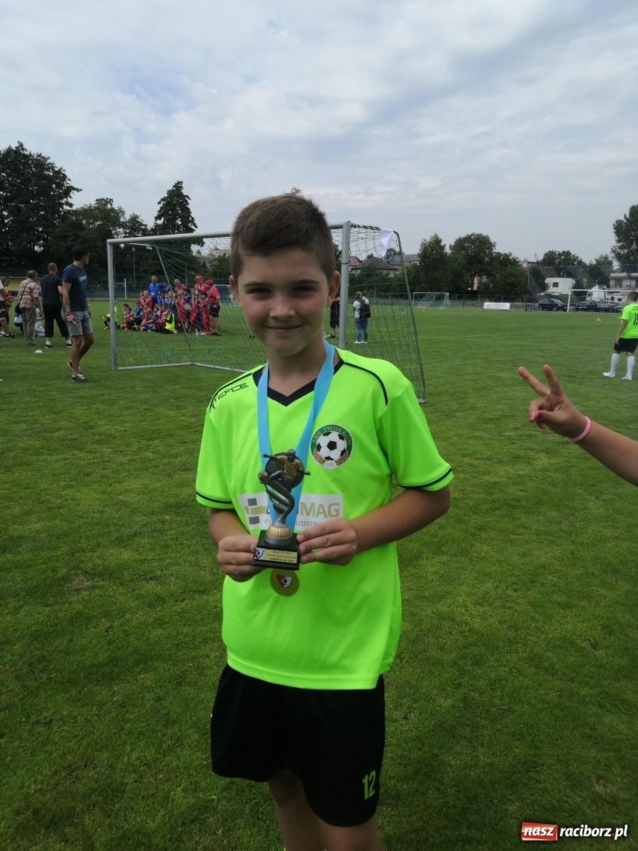 Zdjęcie w galerii na portalu naszraciborz.pl: Orliki LKS Tworków na podium turnieju w Czechach wiadomości z regionu