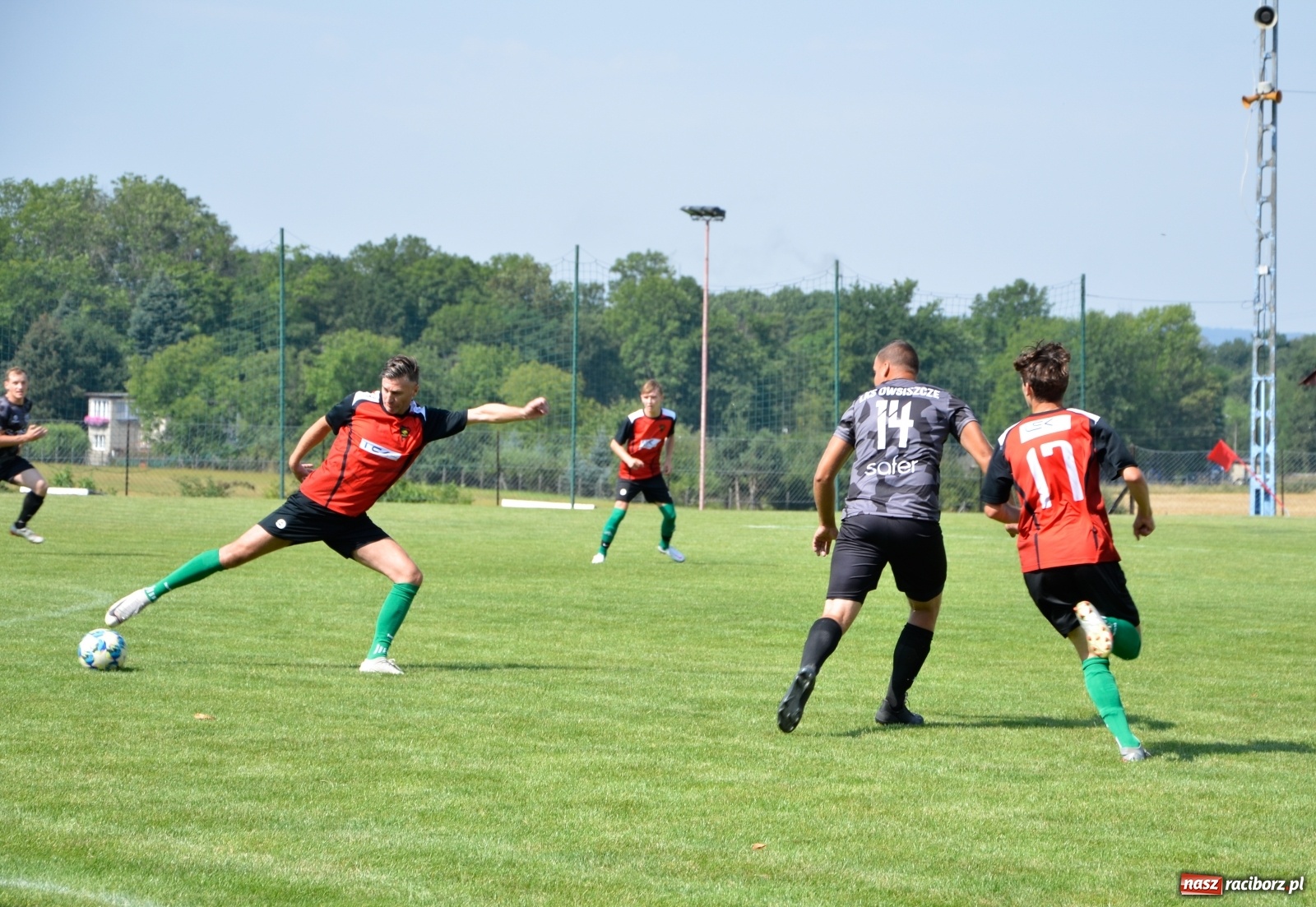 Zdjęcie w galerii na portalu naszraciborz.pl: B klasa. Owsiszcze znów zwycięskie [FOTO] wiadomości z regionu