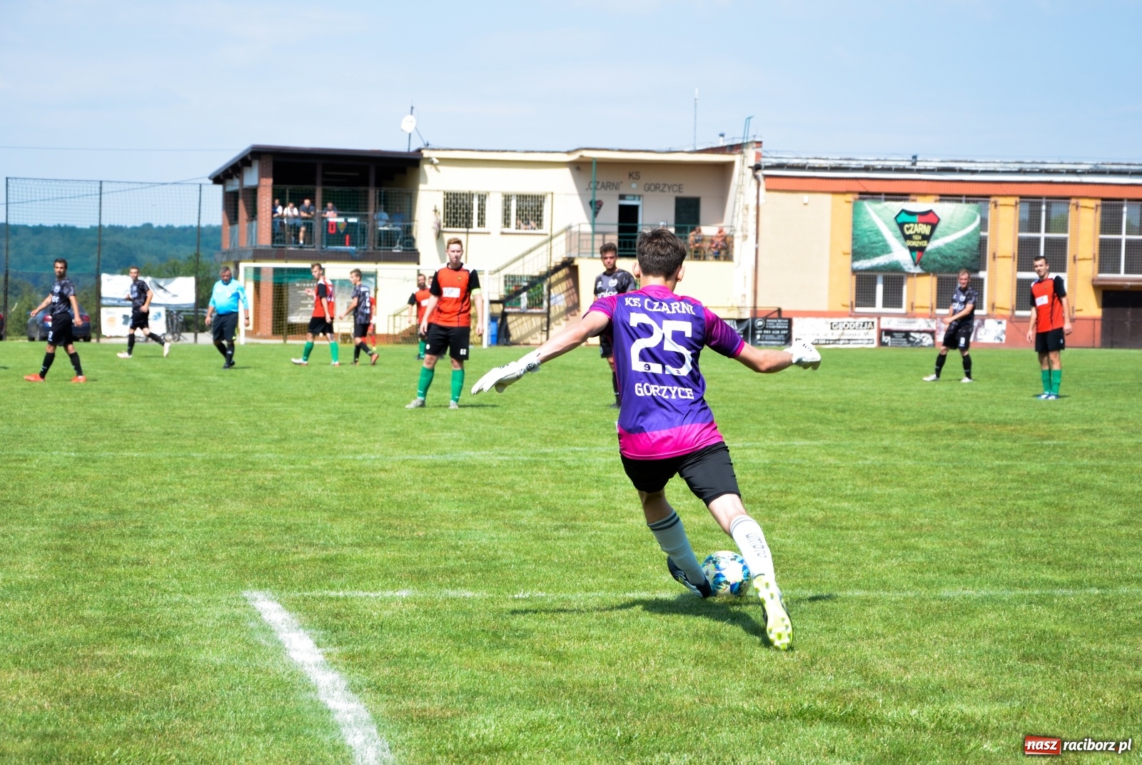 Zdjęcie w galerii na portalu naszraciborz.pl: B klasa. Owsiszcze znów zwycięskie [FOTO] wiadomości z regionu