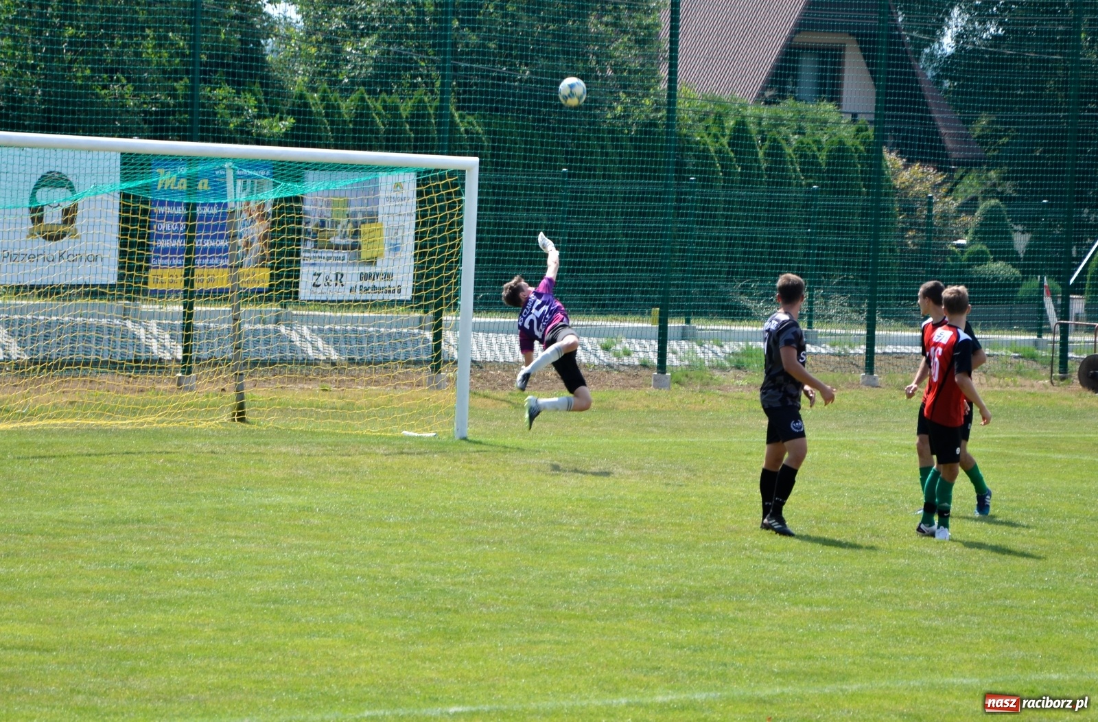 Zdjęcie w galerii na portalu naszraciborz.pl: B klasa. Owsiszcze znów zwycięskie [FOTO] wiadomości z regionu