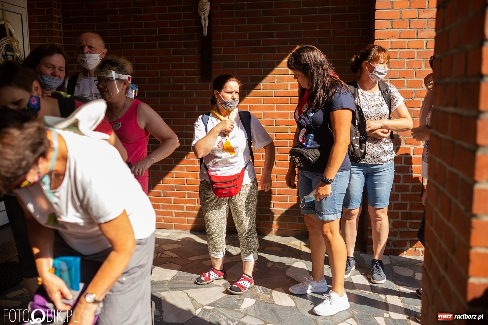 Zdjęcie w galerii na portalu naszraciborz.pl: Raciborska pielgrzymka na Jasną Górę w formie sztafety wiadomości z regionu