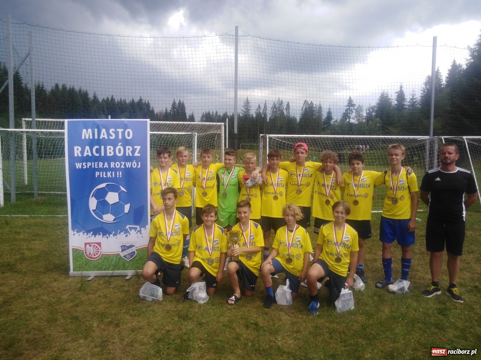 Zdjęcie w galerii na portalu naszraciborz.pl: Trampkarze Unii Racibórz na turnieju w Istebnej wiadomości z regionu
