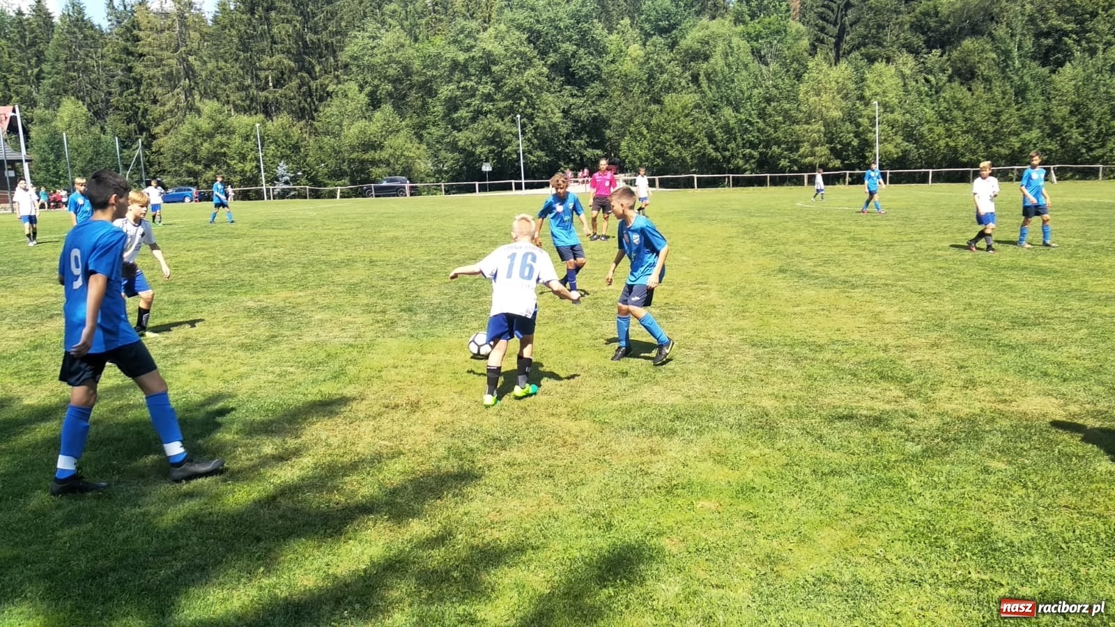 Zdjęcie w galerii na portalu naszraciborz.pl: Trampkarze Unii Racibórz na turnieju w Istebnej wiadomości z regionu