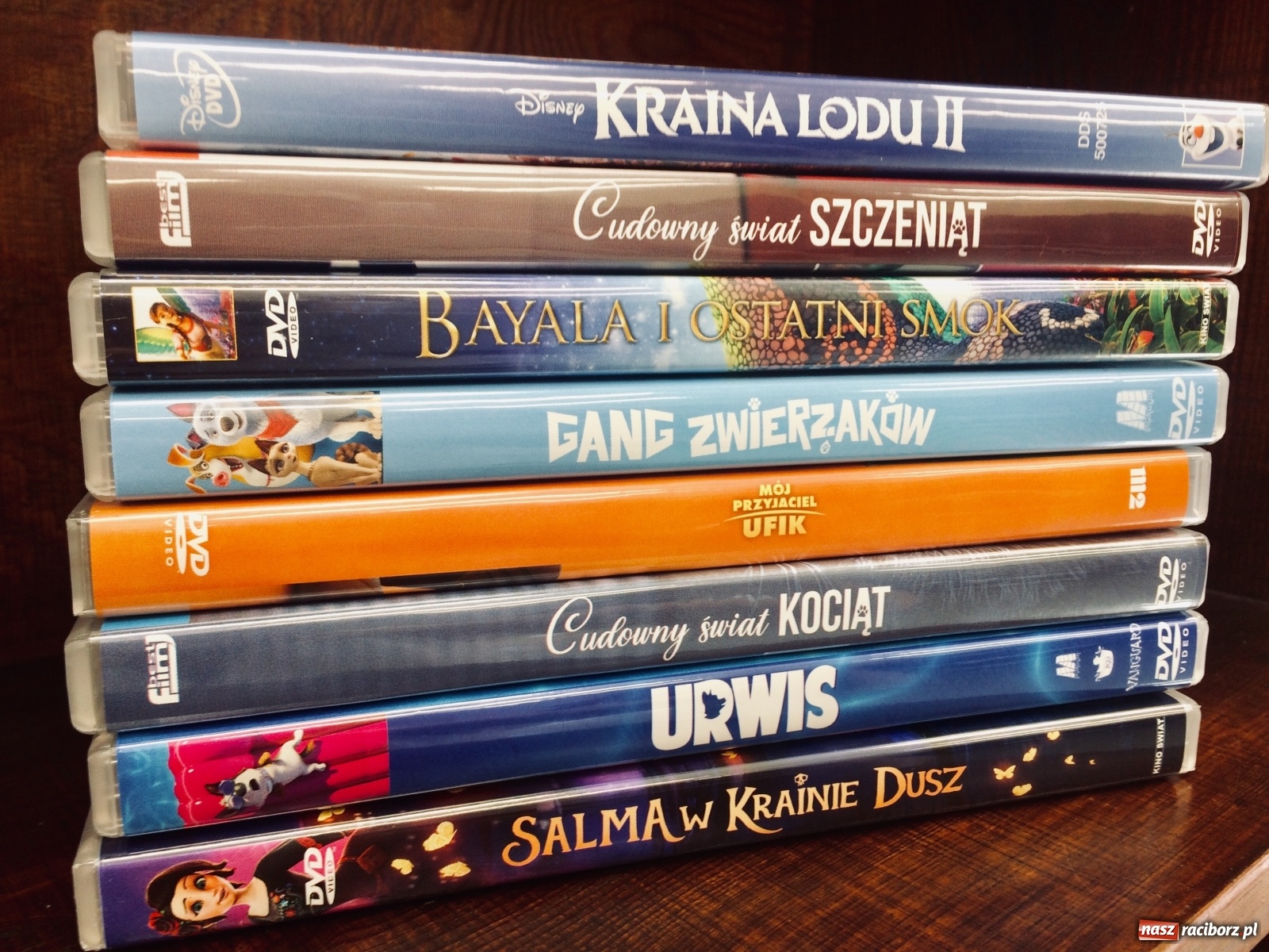 Zdjęcie w galerii na portalu naszraciborz.pl: Filmowe nowości dla dzieci w raciborskiej bibliotece wiadomości z regionu