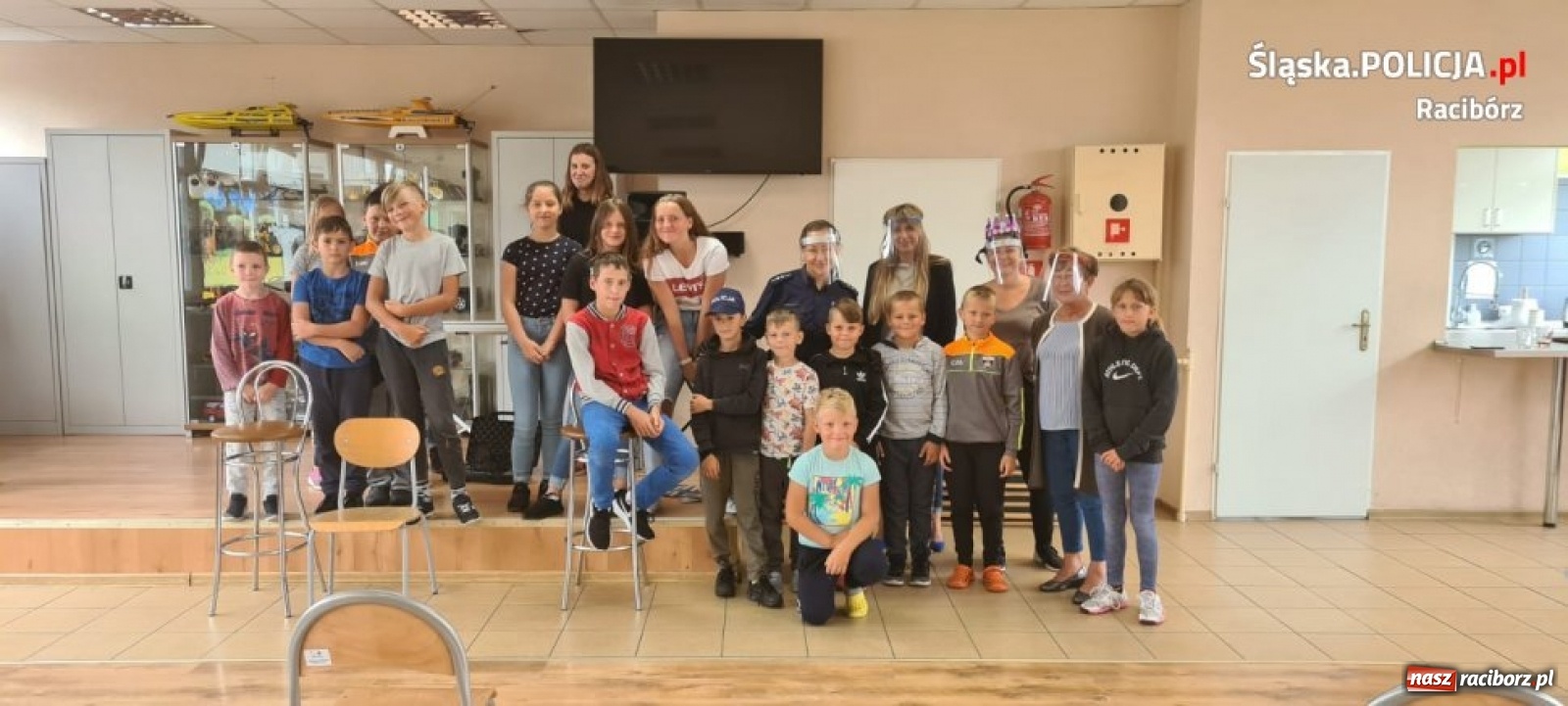 Zdjęcie w galerii na portalu naszraciborz.pl: Bezpieczne wakacje w Strefie. Wspólna akcja Sanepidu i raciborskiej policji wiadomości z regionu