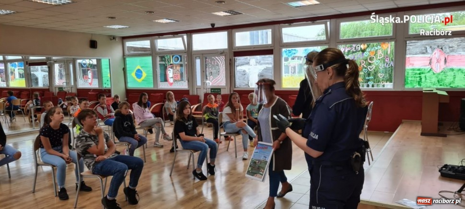 Zdjęcie w galerii na portalu naszraciborz.pl: Bezpieczne wakacje w Strefie. Wspólna akcja Sanepidu i raciborskiej policji wiadomości z regionu