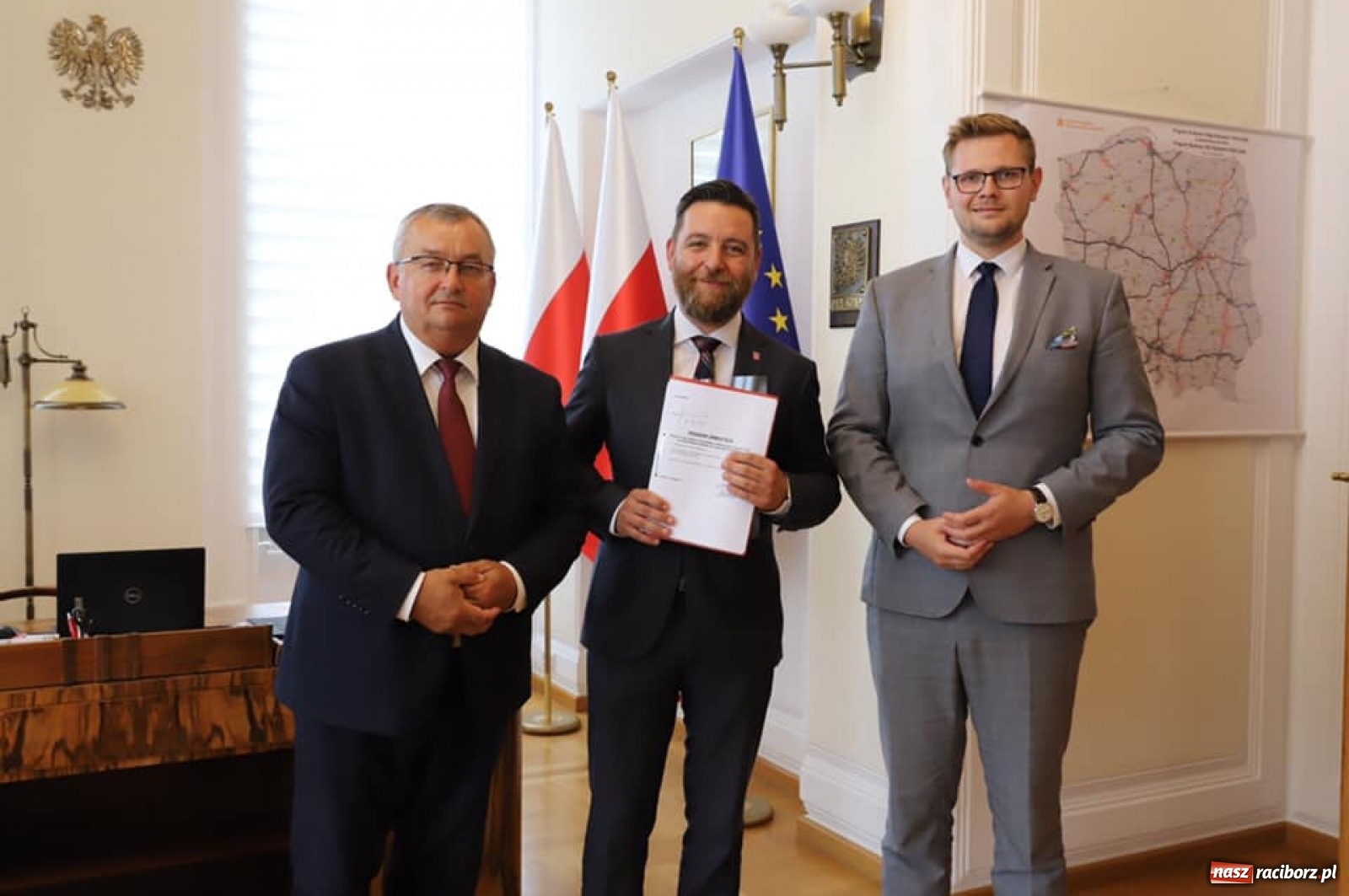 Zdjęcie w galerii na portalu naszraciborz.pl: W Miedoni powstanie chodnik i ścieżka rowerowa  wiadomości z regionu