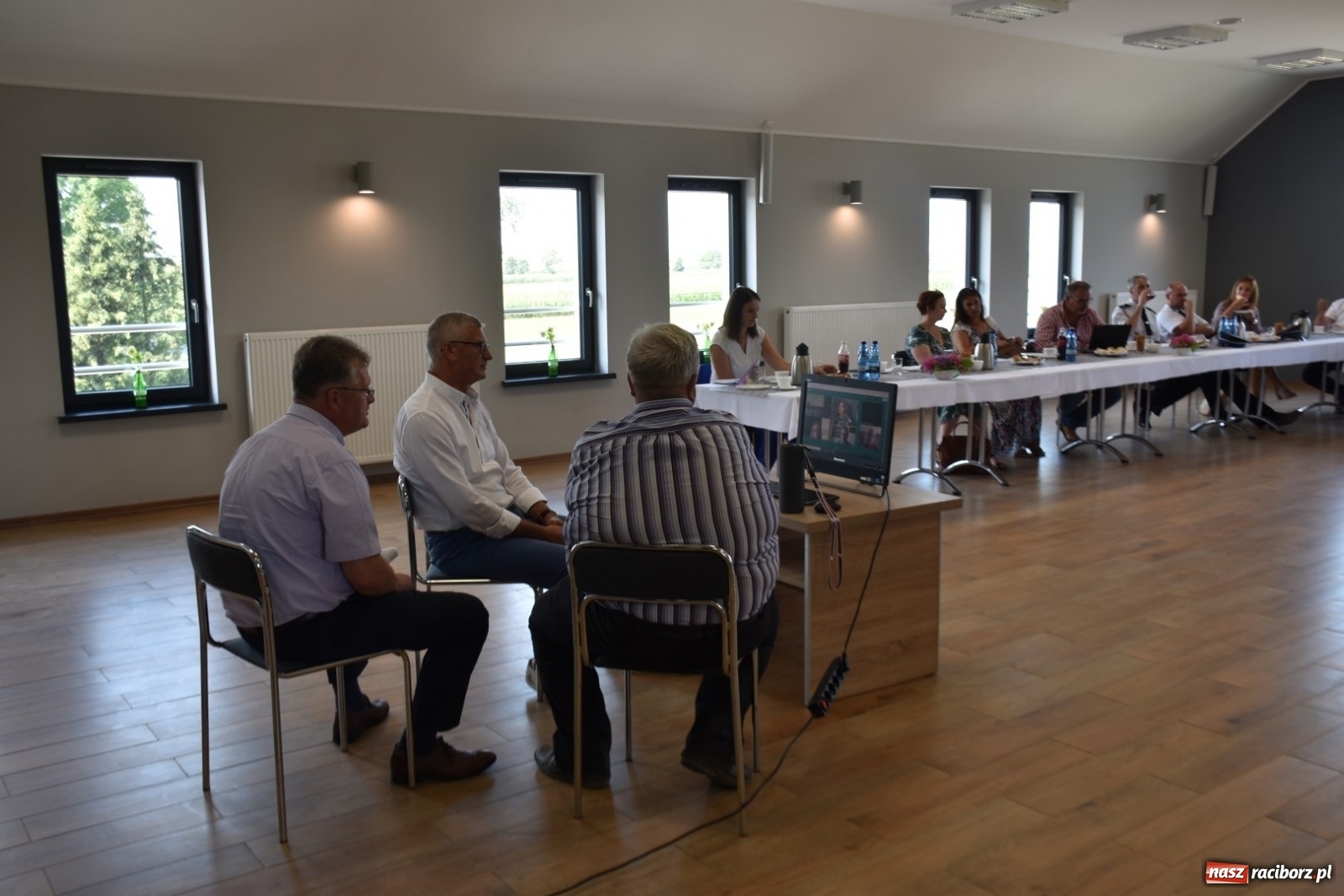 Zdjęcie w galerii na portalu naszraciborz.pl: Komisja konkursowa gościła w Centrum Integracji i Aktywności Społecznej w Rudyszwałdzie wiadomości z regionu