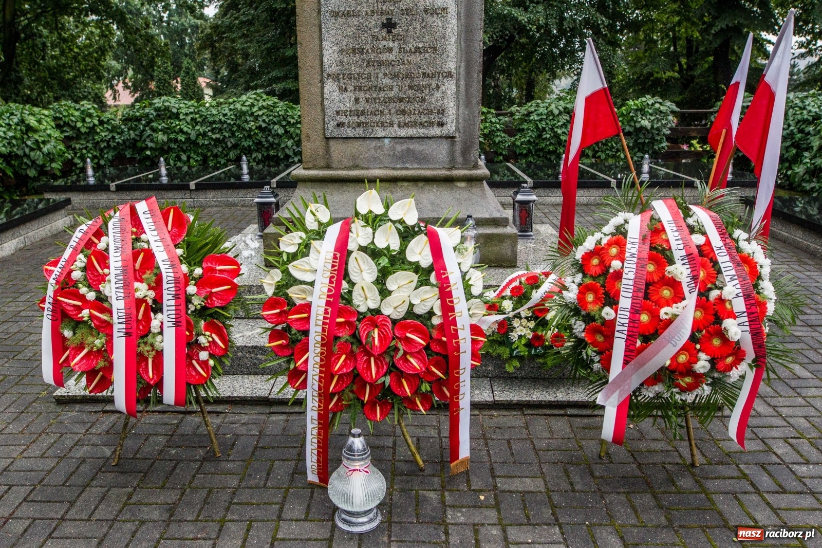 Zdjęcie w galerii na portalu naszraciborz.pl: Minister Michał Woś wraz z leśnikami złożył hołd Powstańcom Śląskim wiadomości z regionu