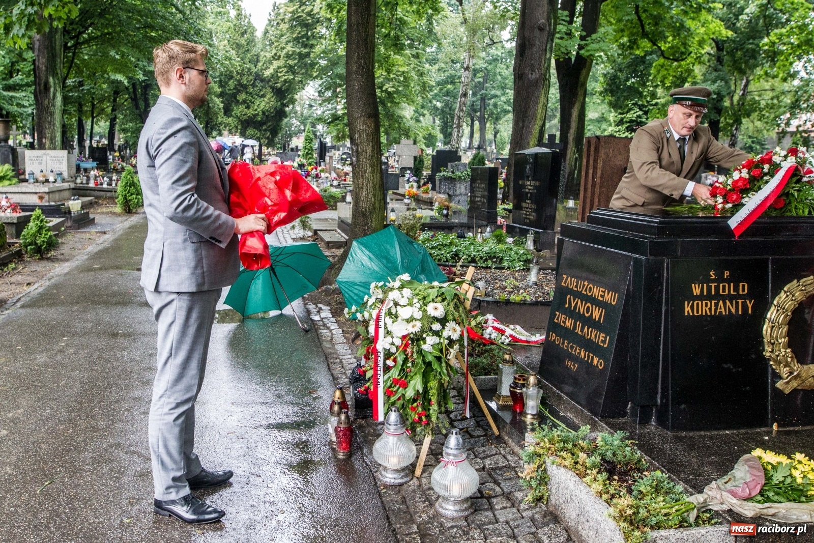 Zdjęcie w galerii na portalu naszraciborz.pl: Minister Michał Woś wraz z leśnikami złożył hołd Powstańcom Śląskim wiadomości z regionu