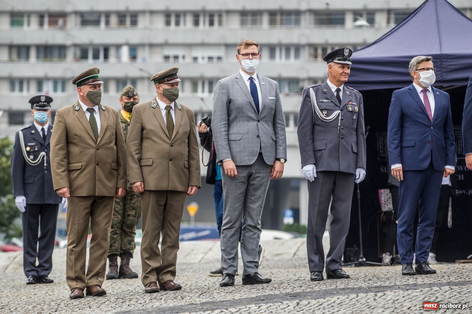 Zdjęcie w galerii na portalu naszraciborz.pl: Minister Michał Woś wraz z leśnikami złożył hołd Powstańcom Śląskim wiadomości z regionu
