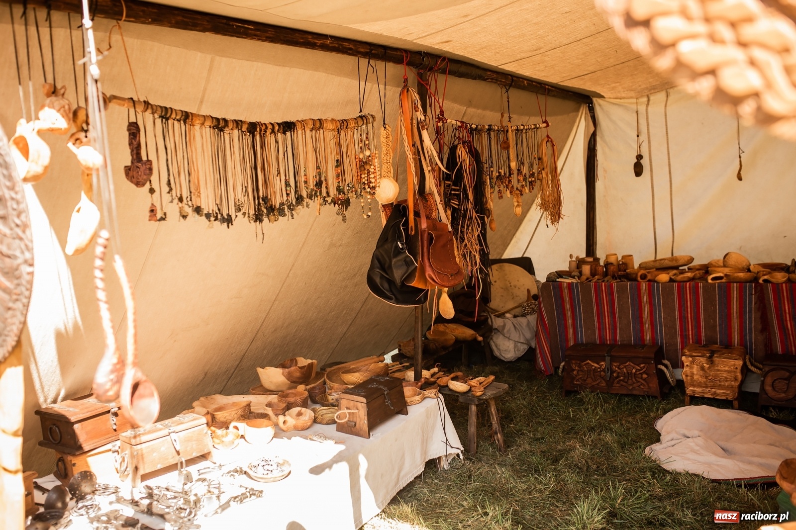 Zdjęcie w galerii na portalu naszraciborz.pl: Ruszył Piknik Na Grodzie z historią w tle [FOTO i WIDEO] wiadomości z regionu