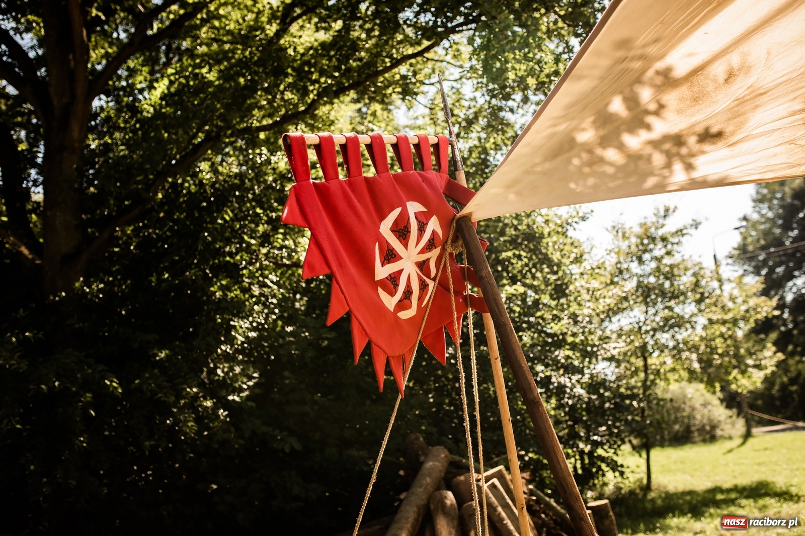 Zdjęcie w galerii na portalu naszraciborz.pl: Ruszył Piknik Na Grodzie z historią w tle [FOTO i WIDEO] wiadomości z regionu