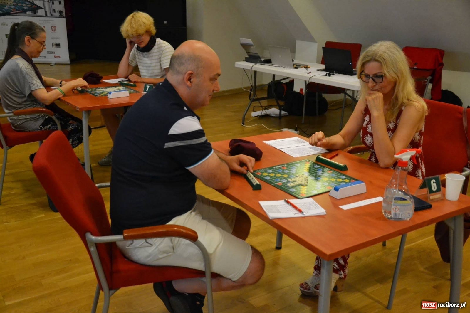 Zdjęcie w galerii na portalu naszraciborz.pl: Ogólnopolskie Mistrzostwa Raciborza w Scrabble na zamku wiadomości z regionu