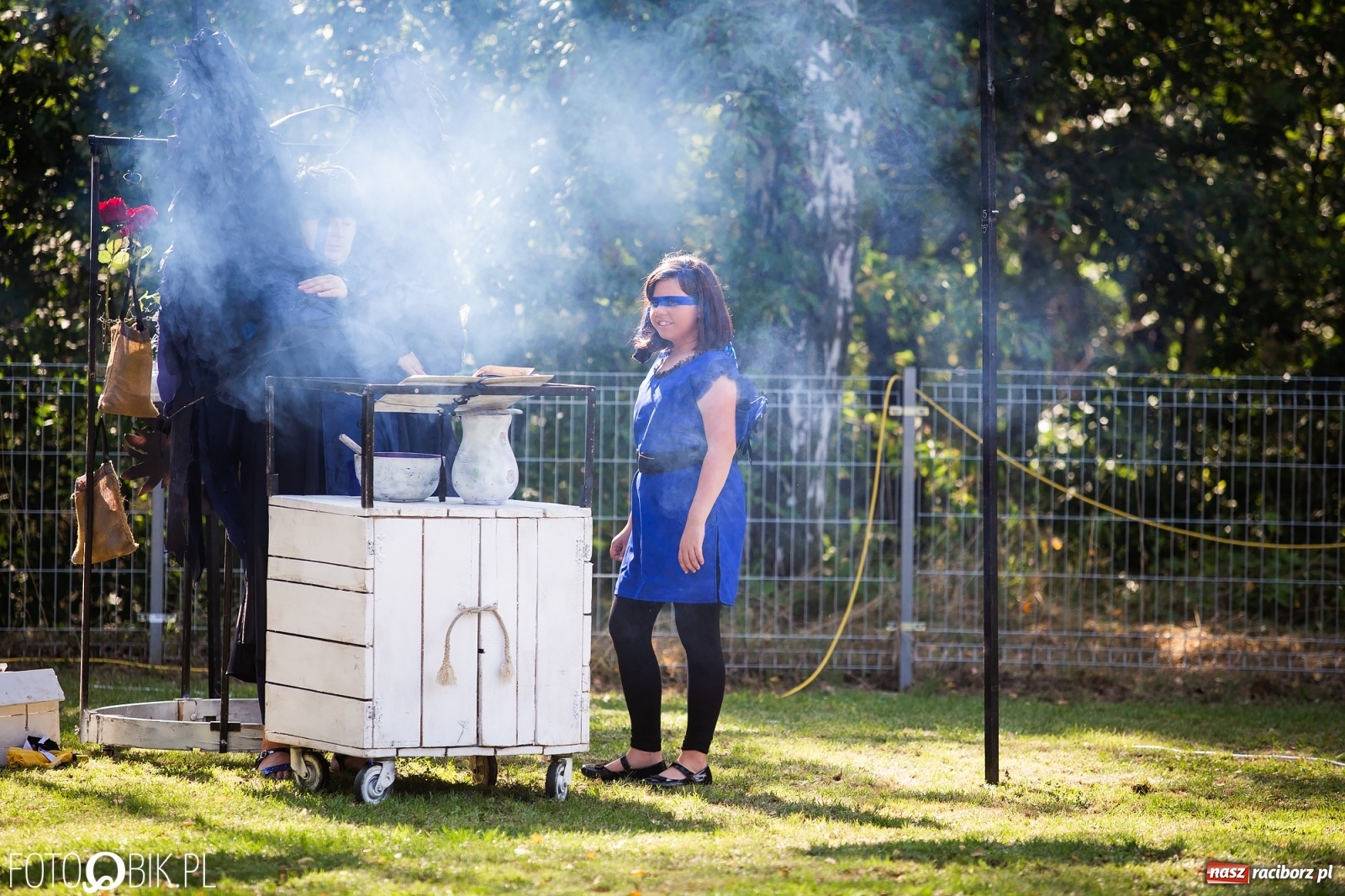 Zdjęcie w galerii na portalu naszraciborz.pl: Objazdowy Festiwal Teatralny na boisku w Babicach [FOTO] wiadomości z regionu