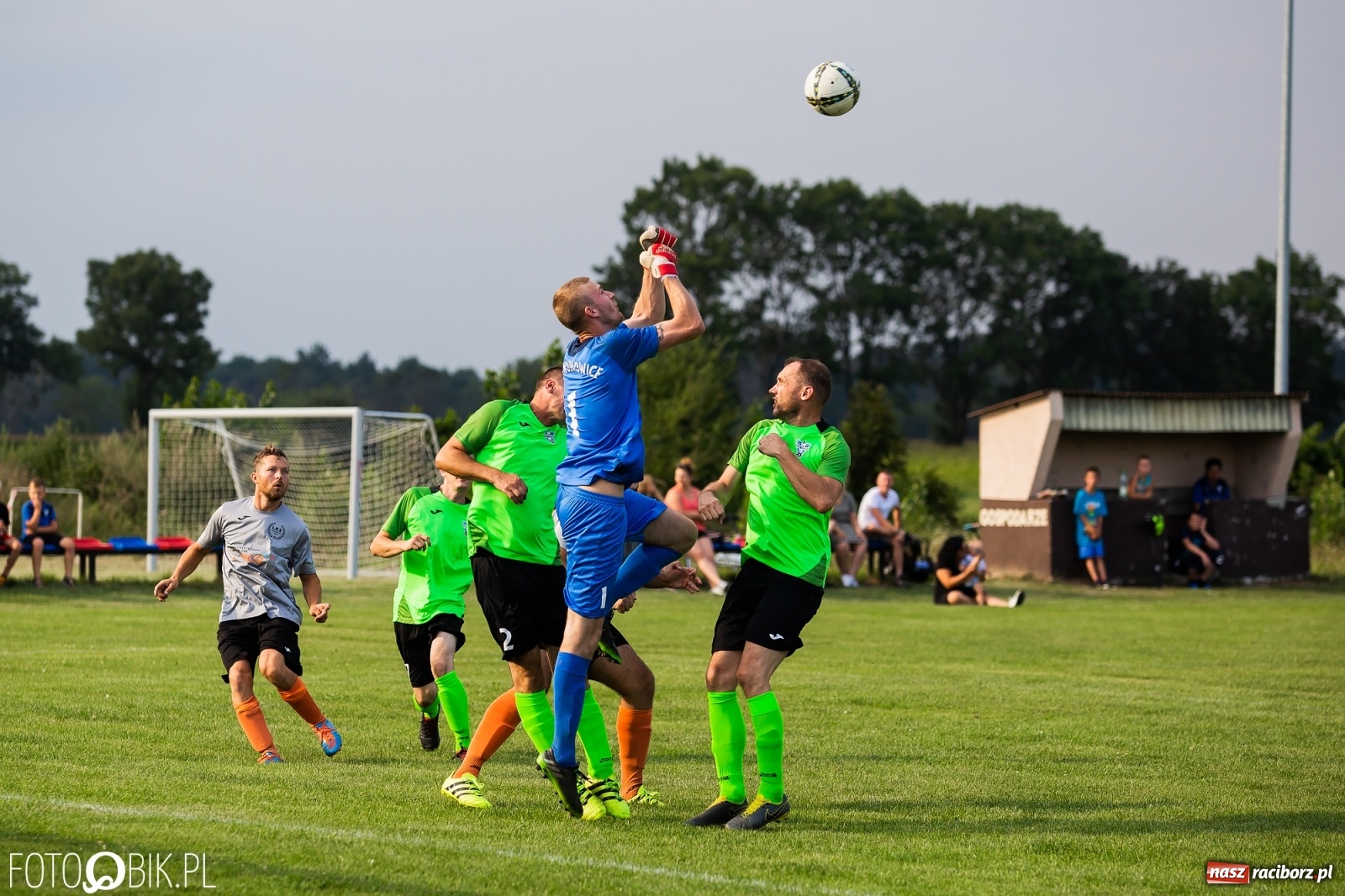 Zdjęcie w galerii na portalu naszraciborz.pl: C klasa. Udana inauguracja Wojnowic [FOTO] wiadomości z regionu