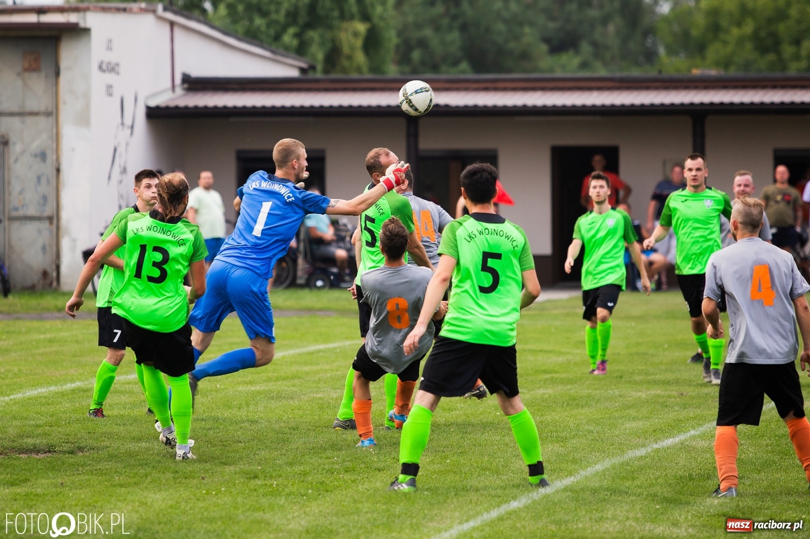 Zdjęcie w galerii na portalu naszraciborz.pl: C klasa. Udana inauguracja Wojnowic [FOTO] wiadomości z regionu