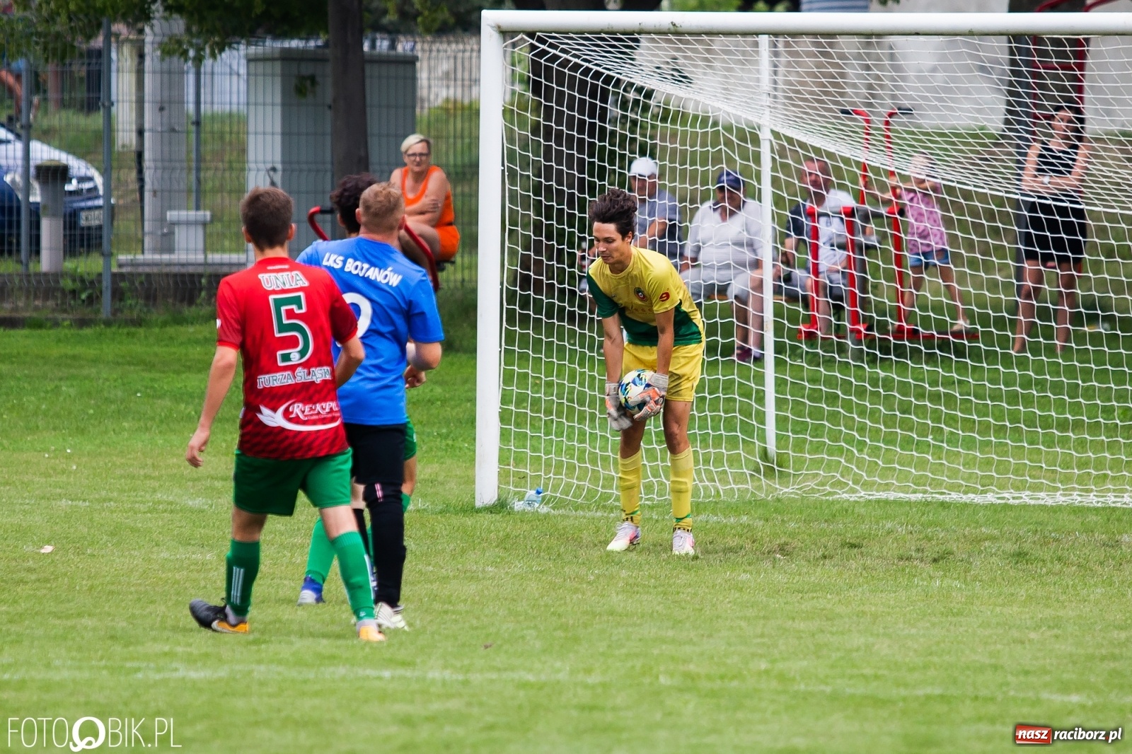 Zdjęcie w galerii na portalu naszraciborz.pl: Kanonada w Bojanowie. Ekipa rezerw Turzy Śląskiej górą [FOTO] wiadomości z regionu