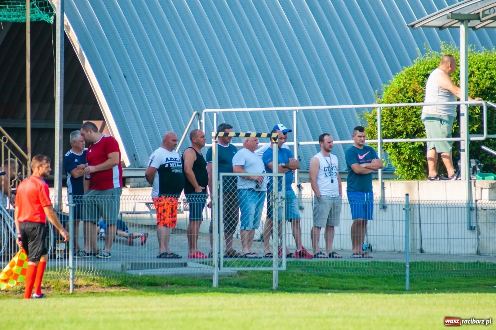 Zdjęcie w galerii na portalu naszraciborz.pl: Kuźnia rozbiła Chałupki. Gospodarze w rozsypce [FOTO i WIDEO] wiadomości z regionu