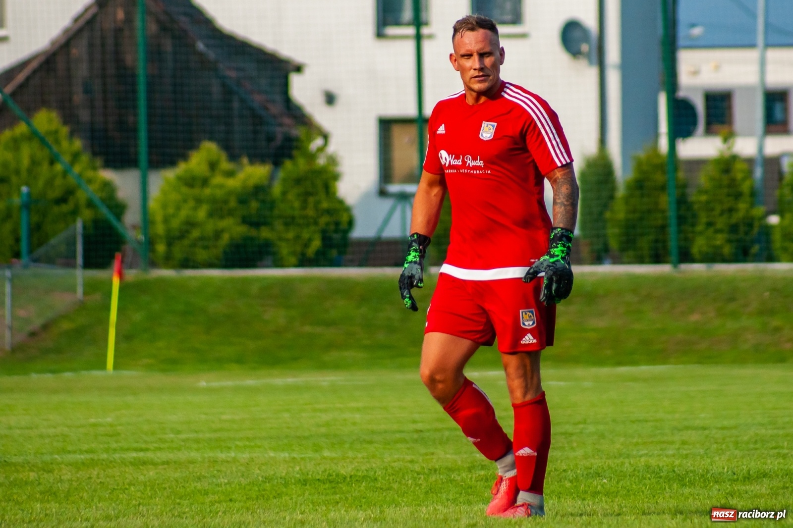Zdjęcie w galerii na portalu naszraciborz.pl: Kuźnia rozbiła Chałupki. Gospodarze w rozsypce [FOTO i WIDEO] wiadomości z regionu