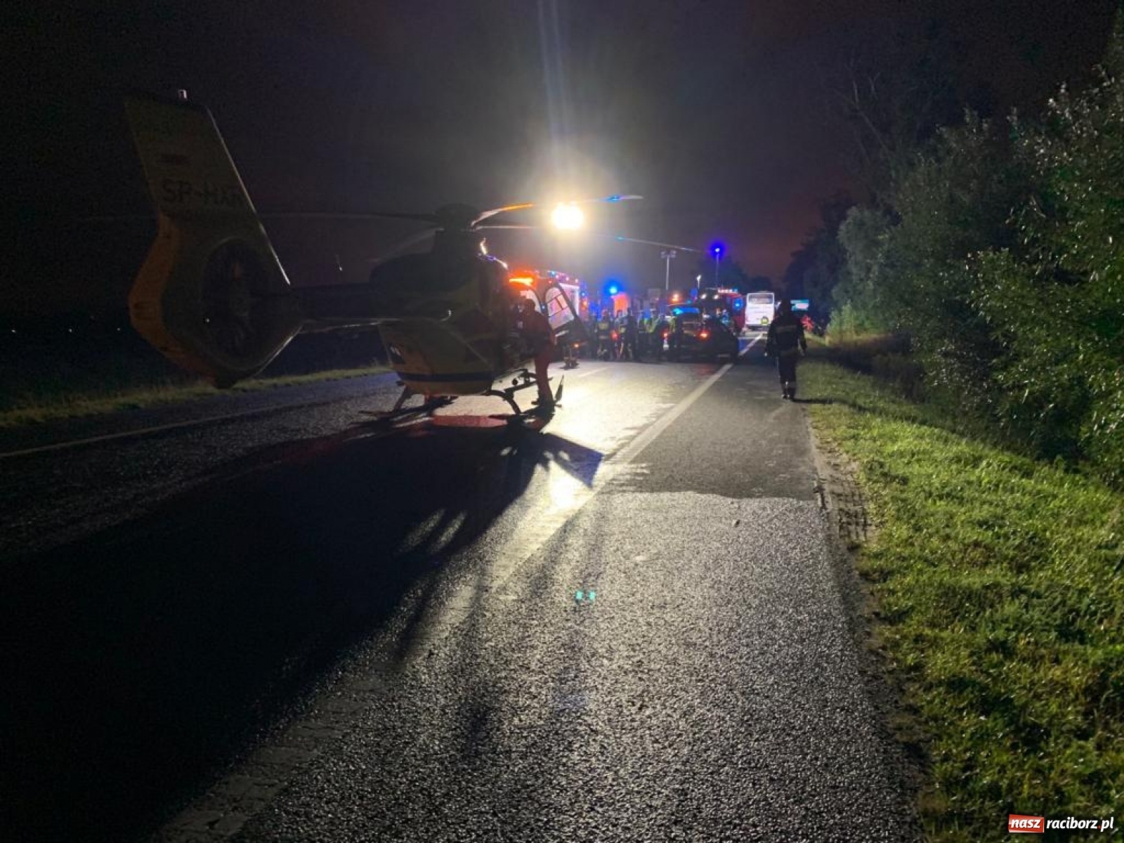 Zdjęcie w galerii na portalu naszraciborz.pl: Tragiczny wypadek pod Gliwicami. Nie żyje dziewięć osób wiadomości z regionu