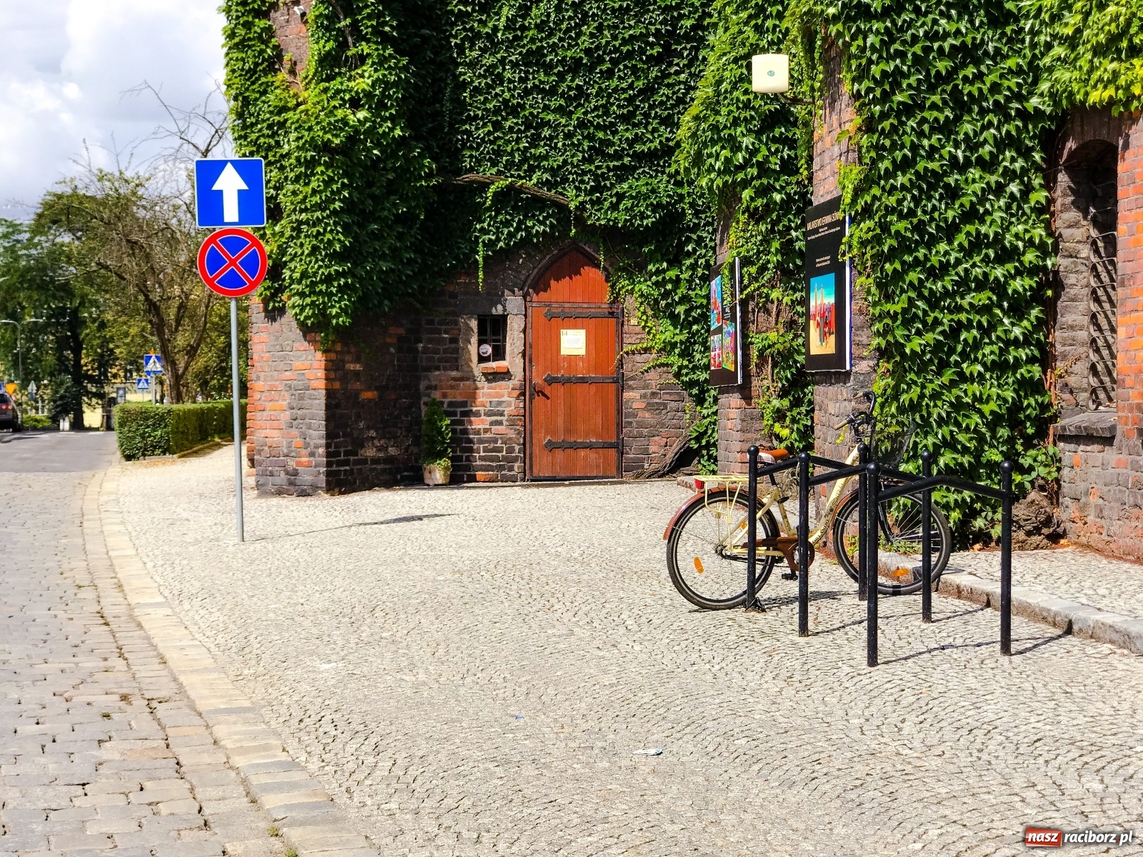 Zdjęcie w galerii na portalu naszraciborz.pl: Projekt nie przewiduje tak banalnej rzeczy jak stojaki!  wiadomości z regionu