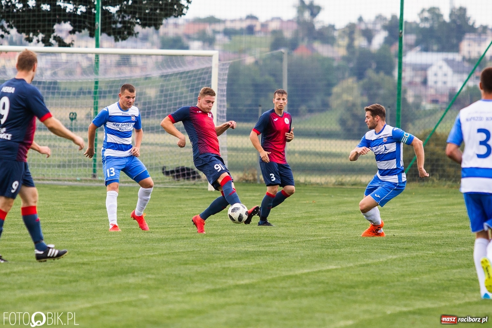 Zdjęcie w galerii na portalu naszraciborz.pl: Niespodzianka w derbach gminy. Krzanowice lepsze od Borucina [FOTO] wiadomości z regionu