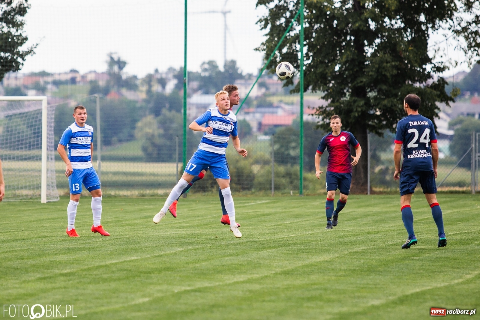 Zdjęcie w galerii na portalu naszraciborz.pl: Niespodzianka w derbach gminy. Krzanowice lepsze od Borucina [FOTO] wiadomości z regionu