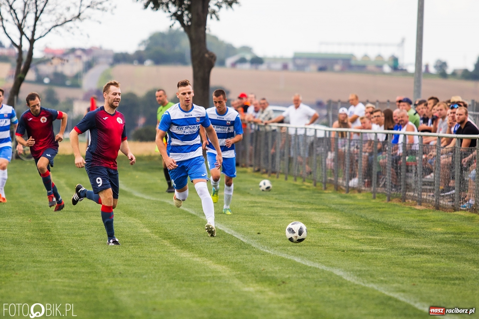 Zdjęcie w galerii na portalu naszraciborz.pl: Niespodzianka w derbach gminy. Krzanowice lepsze od Borucina [FOTO] wiadomości z regionu