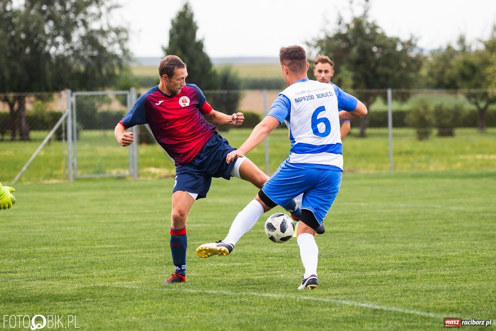 Zdjęcie w galerii na portalu naszraciborz.pl: Niespodzianka w derbach gminy. Krzanowice lepsze od Borucina [FOTO] wiadomości z regionu