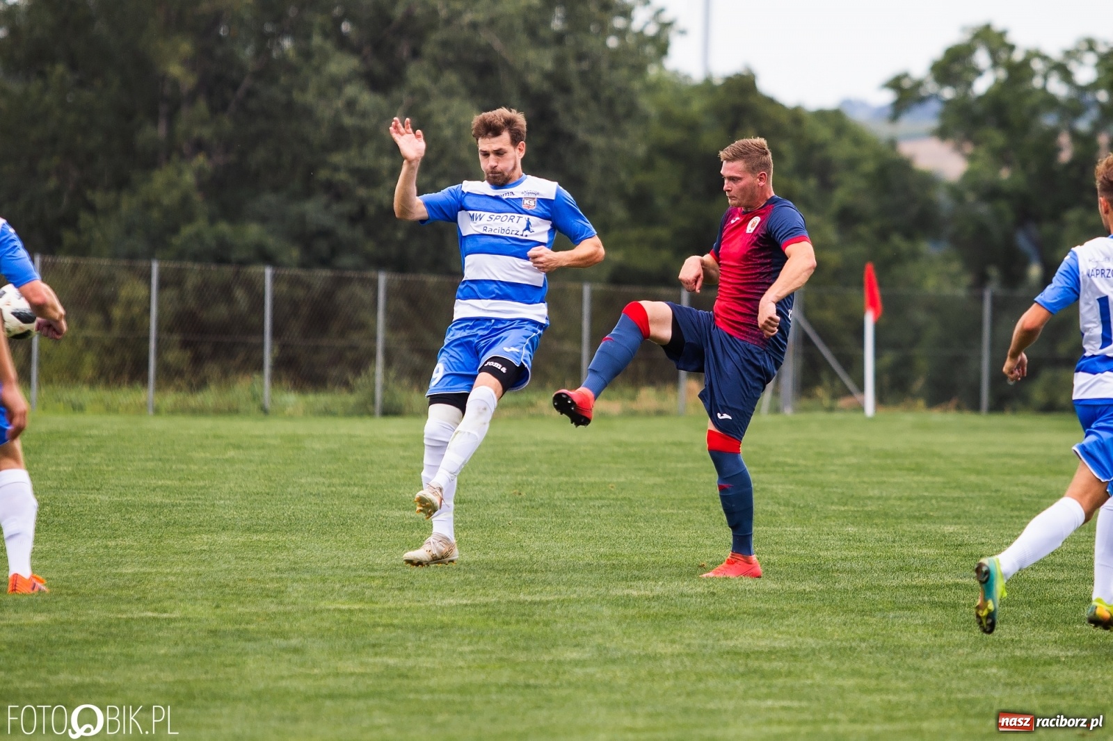 Zdjęcie w galerii na portalu naszraciborz.pl: Niespodzianka w derbach gminy. Krzanowice lepsze od Borucina [FOTO] wiadomości z regionu