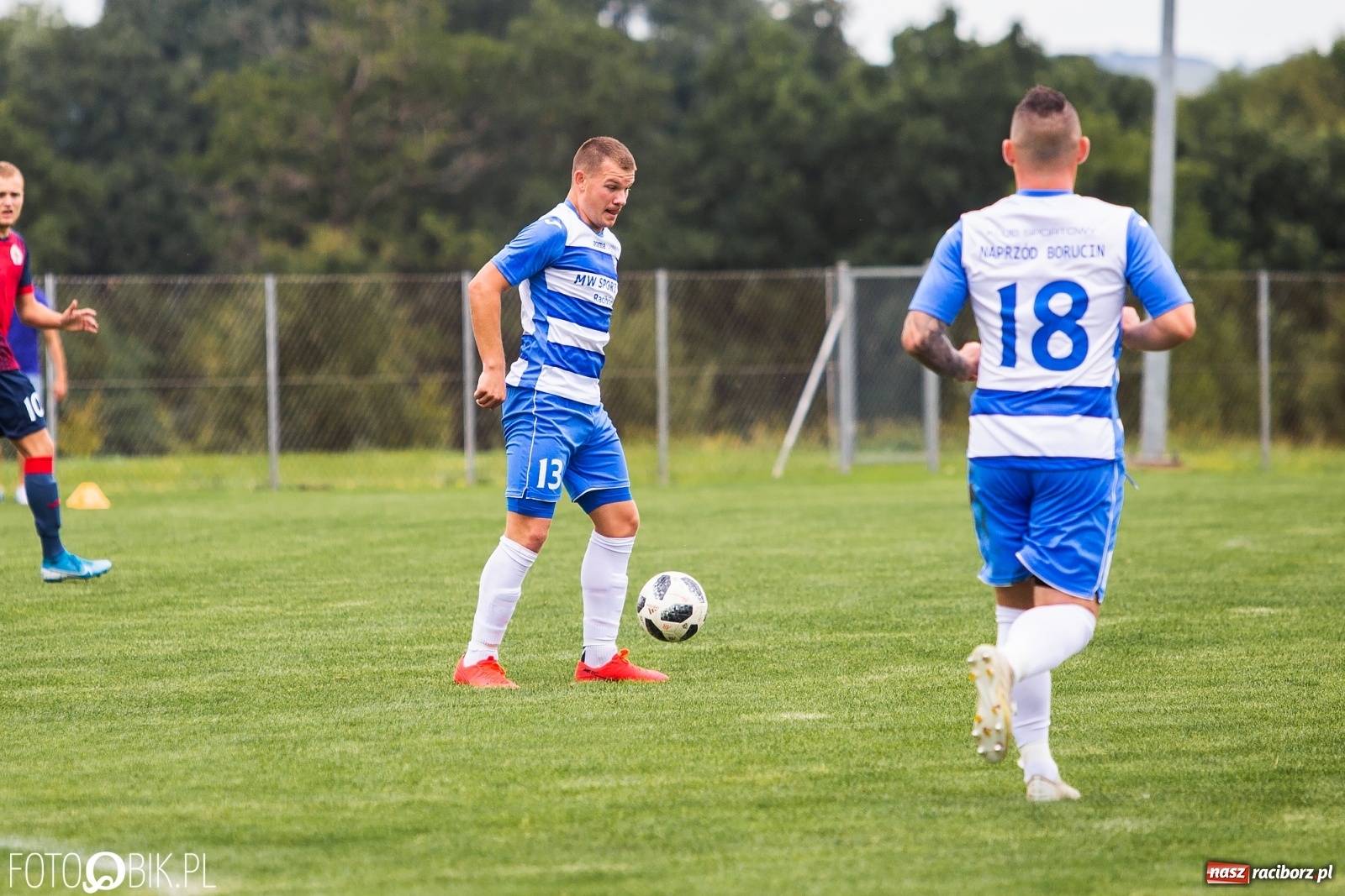 Zdjęcie w galerii na portalu naszraciborz.pl: Niespodzianka w derbach gminy. Krzanowice lepsze od Borucina [FOTO] wiadomości z regionu