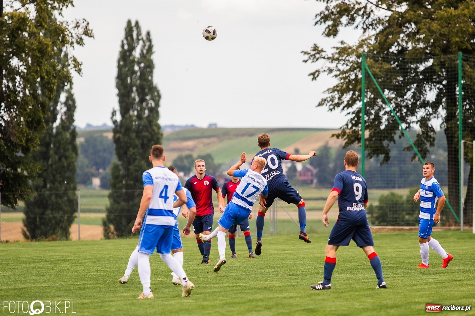 Zdjęcie w galerii na portalu naszraciborz.pl: Niespodzianka w derbach gminy. Krzanowice lepsze od Borucina [FOTO] wiadomości z regionu